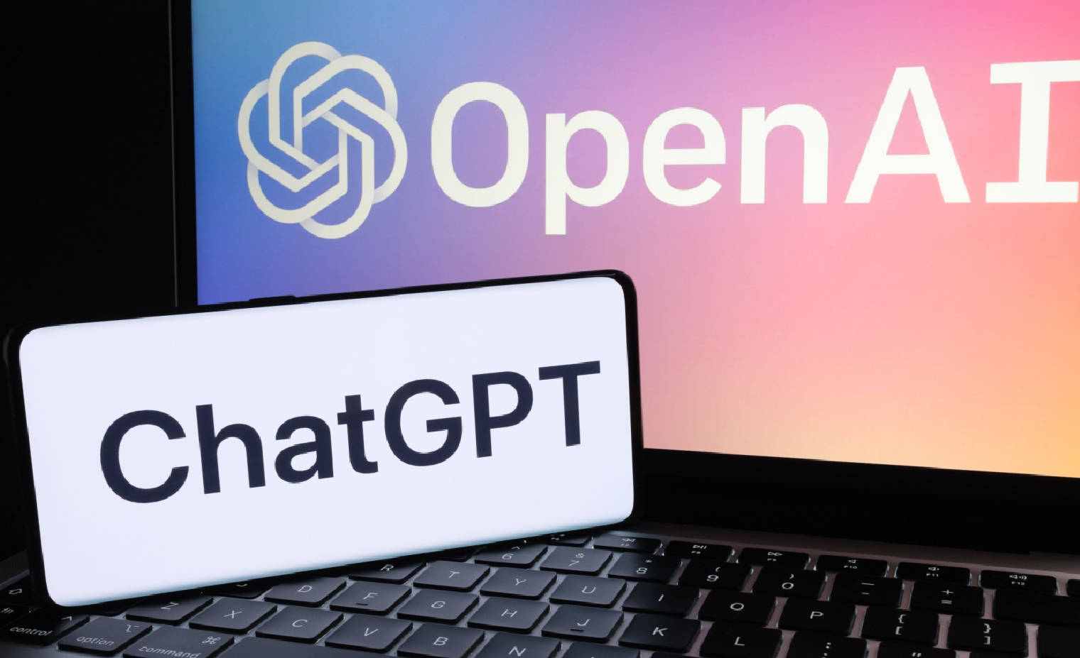 ChatGPT là gì? Những điều cần biết về Chatbot AI nổi tiếng nhất hiện nay