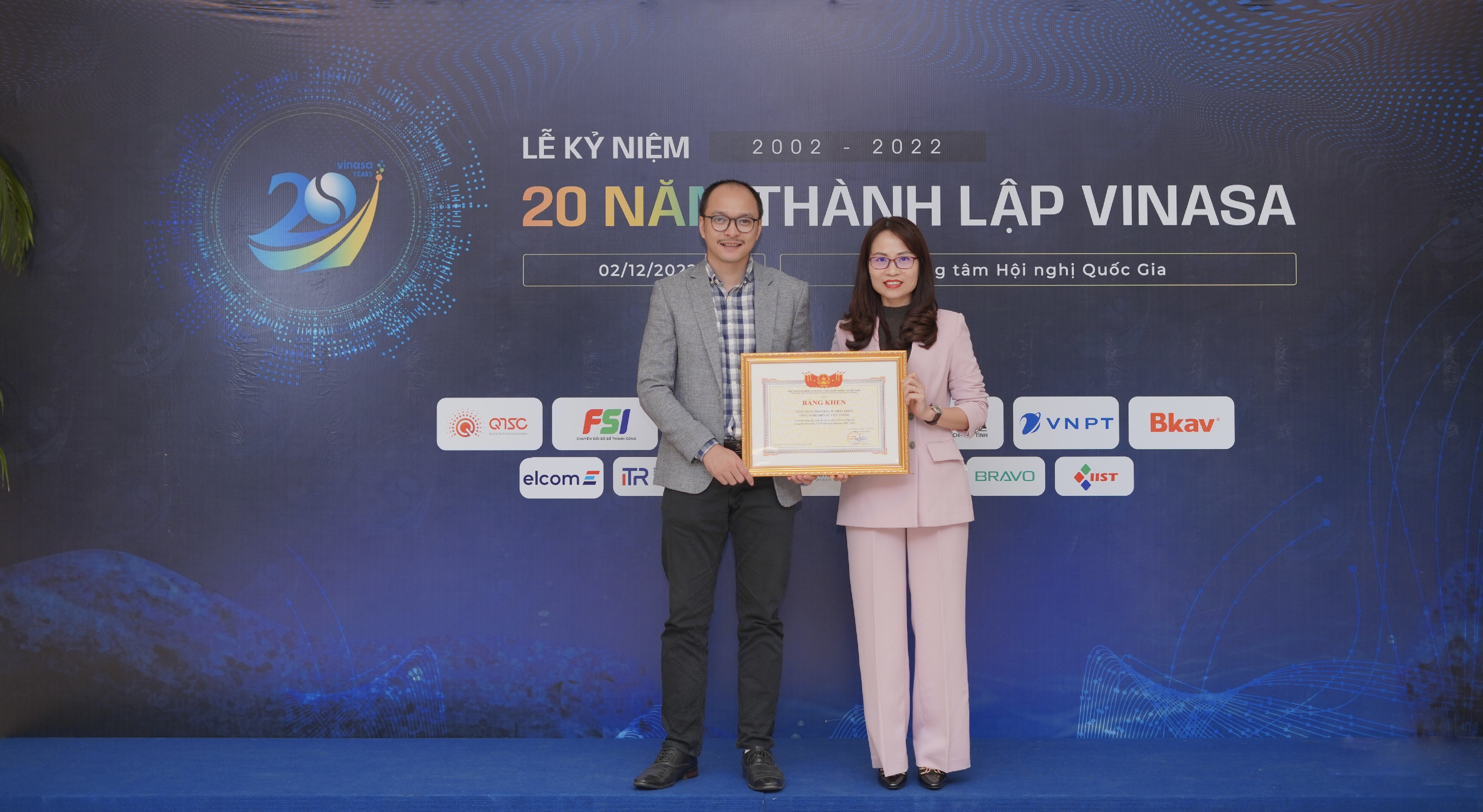 Elcom nhận Bằng khen vì những đóng góp và thành tích xuất sắc từ VINASA